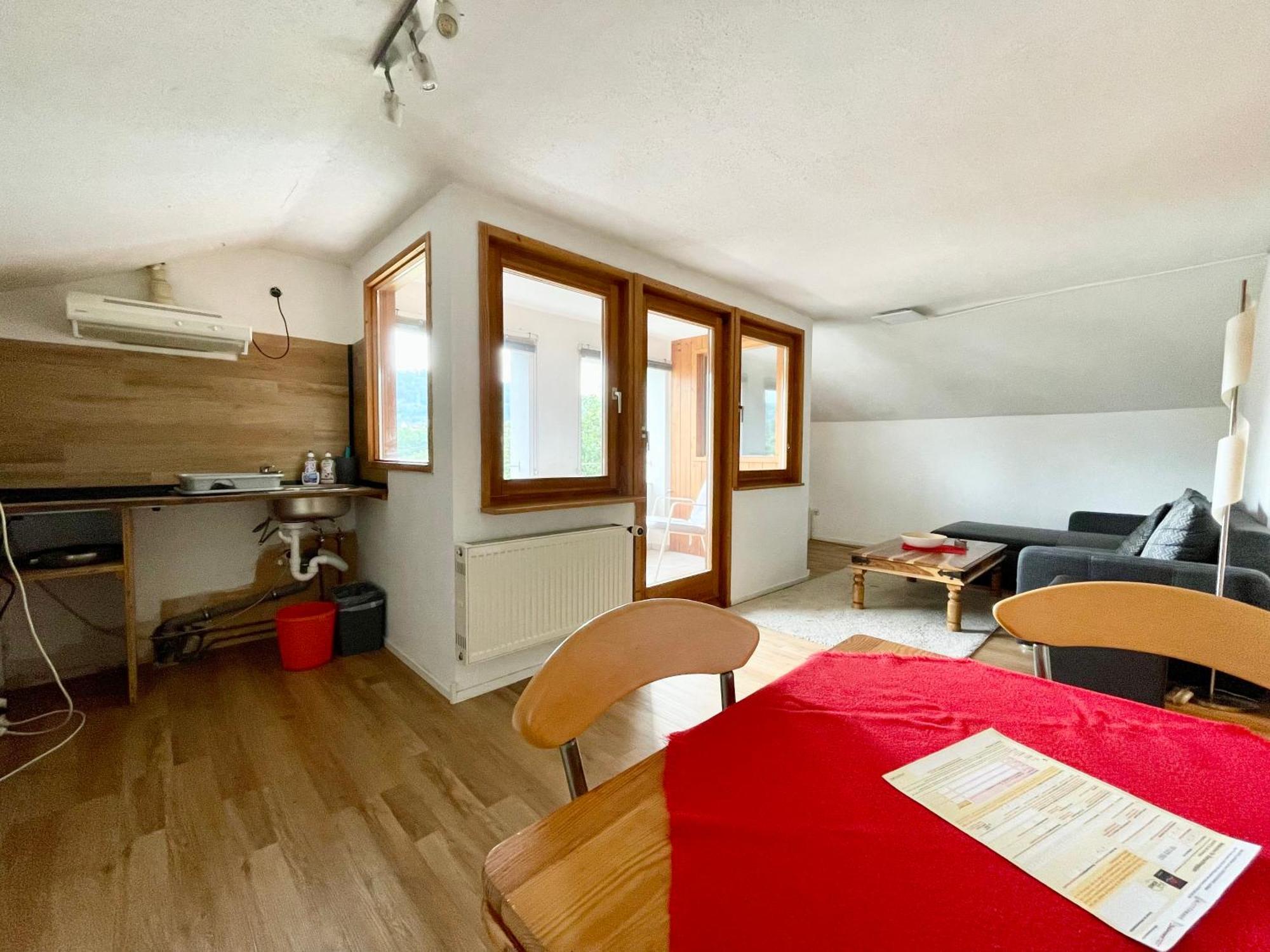 Apartment Basis 8 *